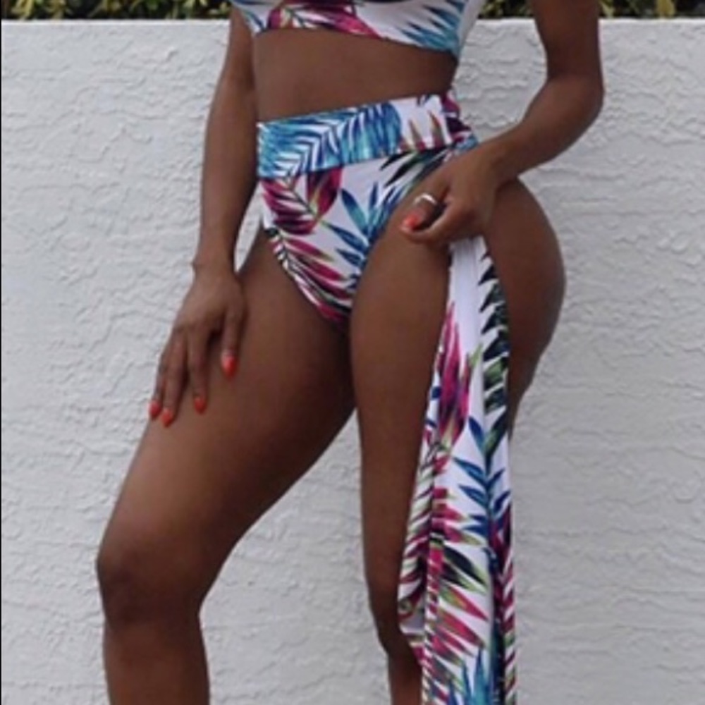 Sexy 3Piece Tropical Leaf Swimsuit - Picture 2 of 7